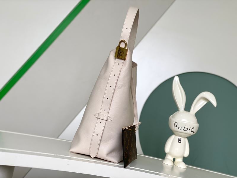 Louis Vuitton Hobo Bags